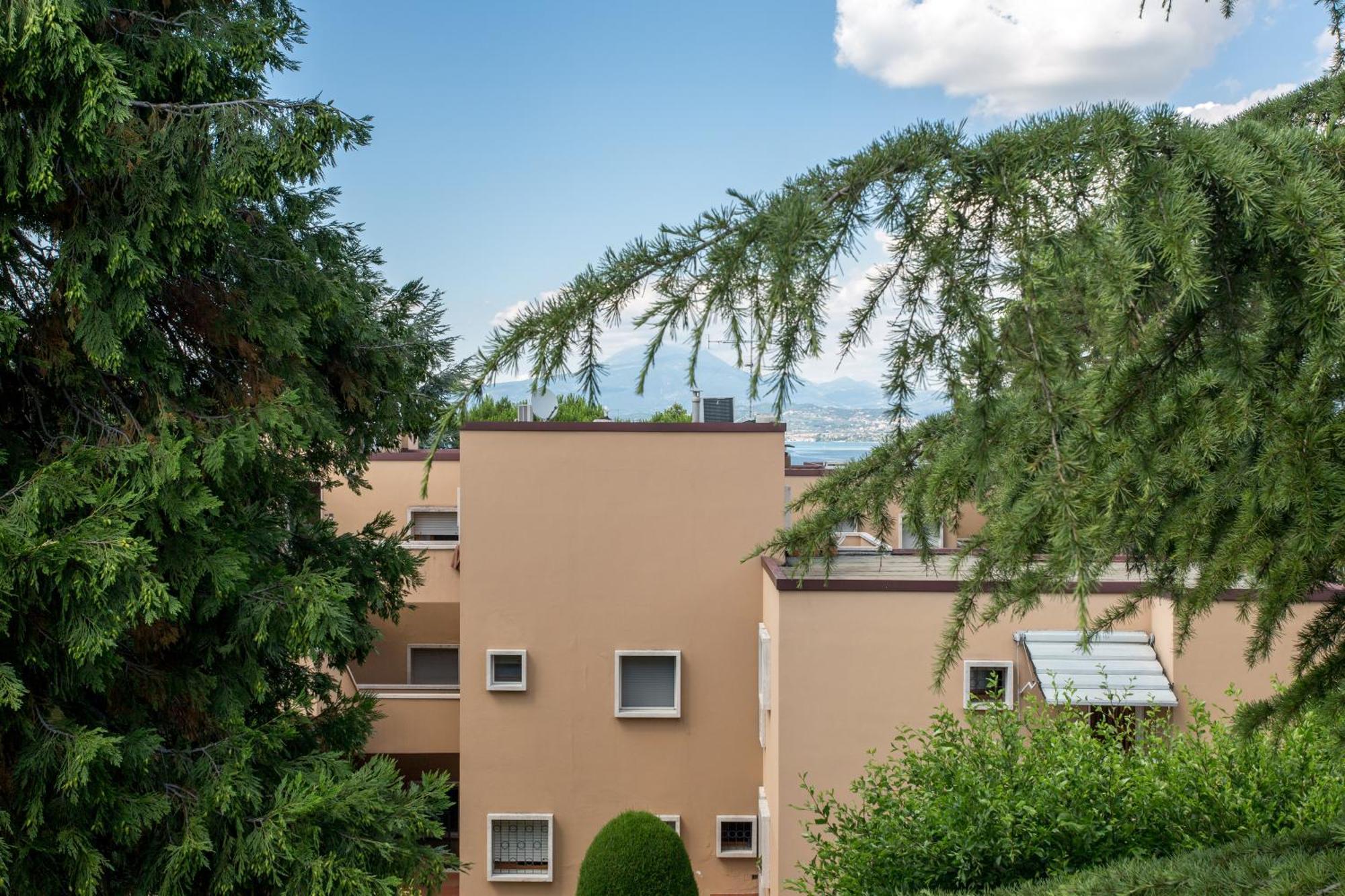 Appartamenti Massimiliano Peschiera del Garda Camera foto