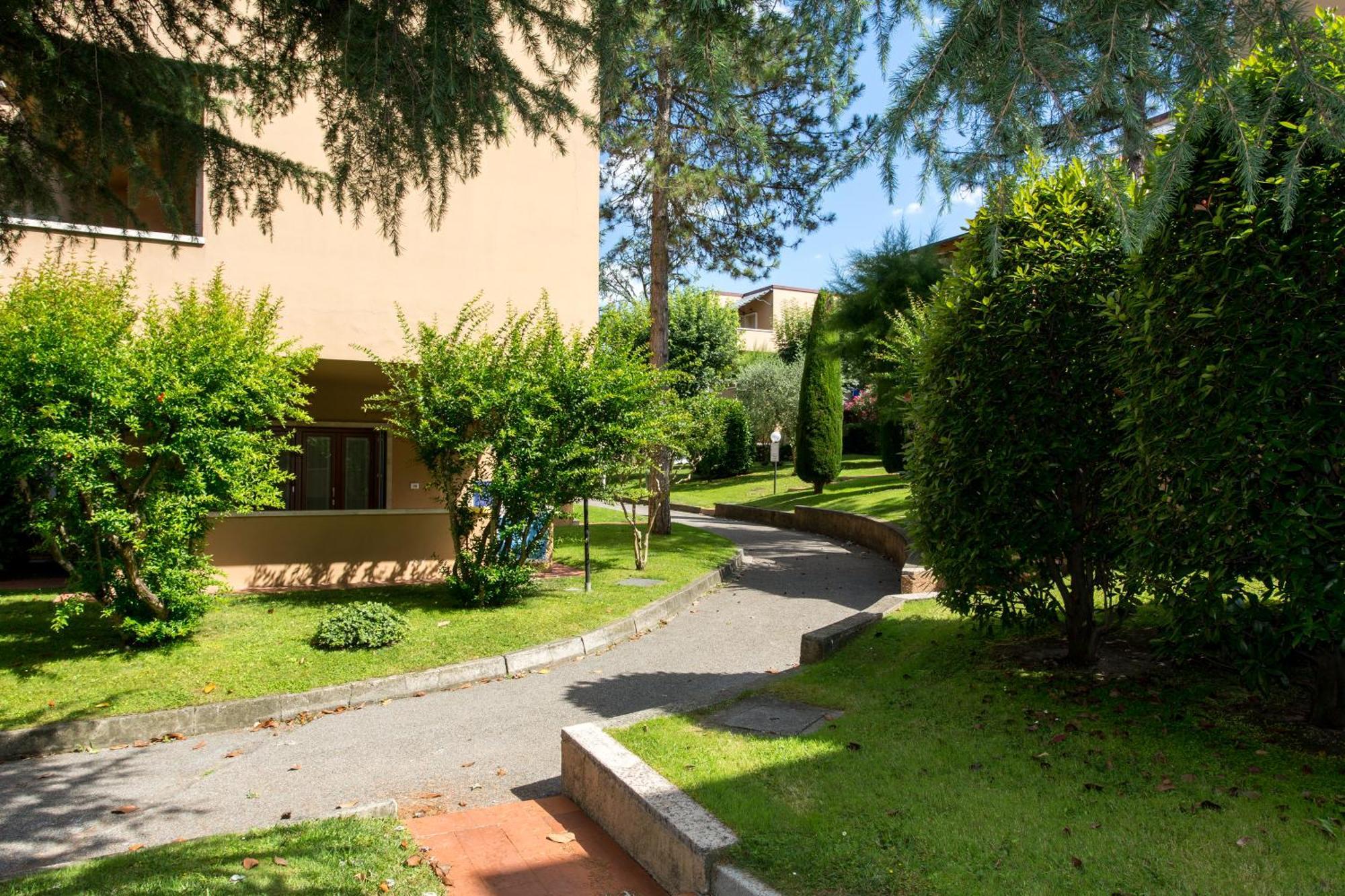Appartamenti Massimiliano Peschiera del Garda Esterno foto