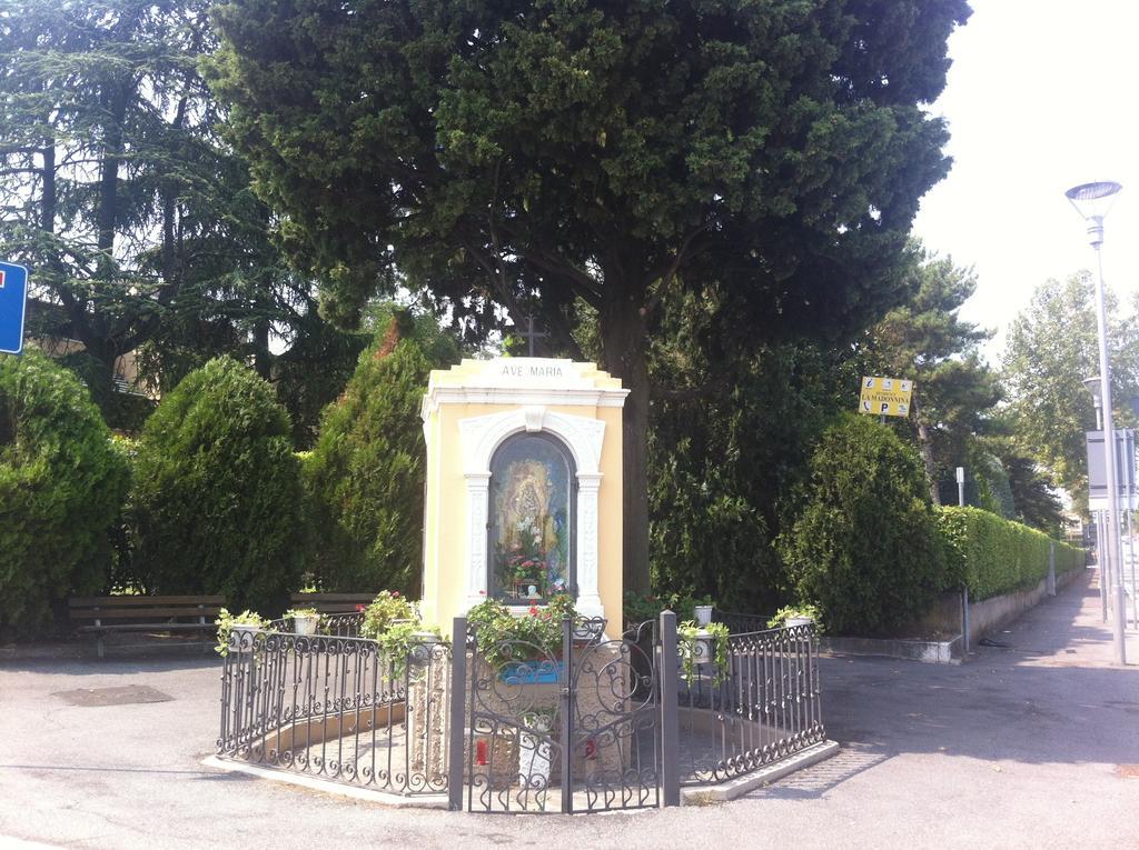 Appartamenti Massimiliano Peschiera del Garda Esterno foto