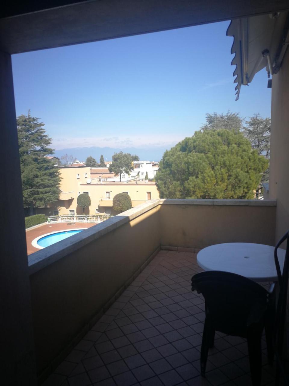 Appartamenti Massimiliano Peschiera del Garda Esterno foto